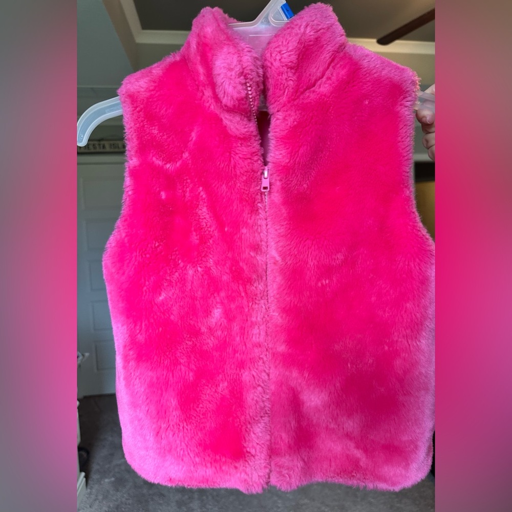 Girls hot pink fur vest with zipper